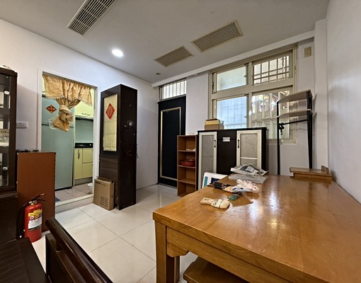 徐匯捷運走路五分鐘可租補可騎摩托車到四樓家門口! - Image 9