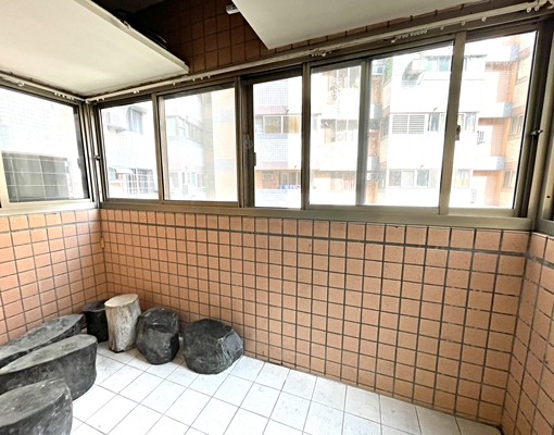 可租補黎明商圈大空間三房車位 - Image 5