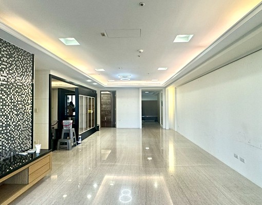 房仲周子榆❤️由鉅三希🩵3+1房雙主臥!雙平車 - Image 1