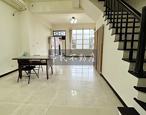 🏠裕元酒店🏠臨路別墅🏠五大房🏠住家兼辦公OK喔! - Image 1