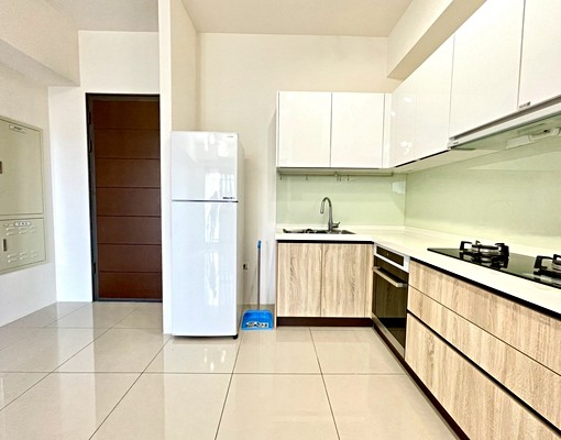 可租屋補助✨兩房雙衛浴✨走路到中友✨全室木地板✨系統廚具 - Image 2