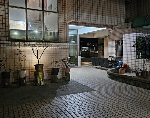 獨立10坪有陽台家具家電全7000書桌更換新2人沙發 - Image 12
