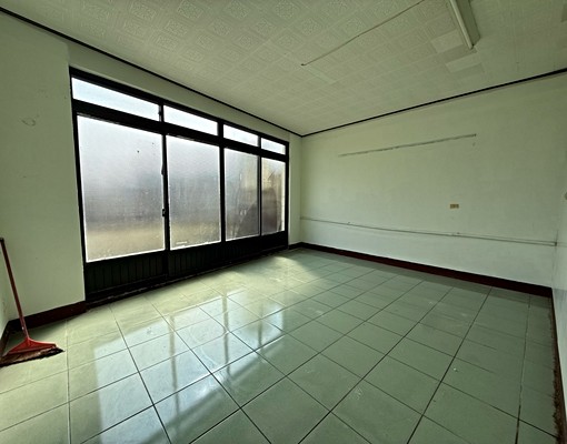 可租補!苗栗公館市區整棟透天 - Image 2