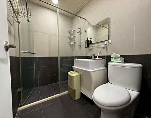 三房可租補仁愛機車可直達美寓 - Image 7