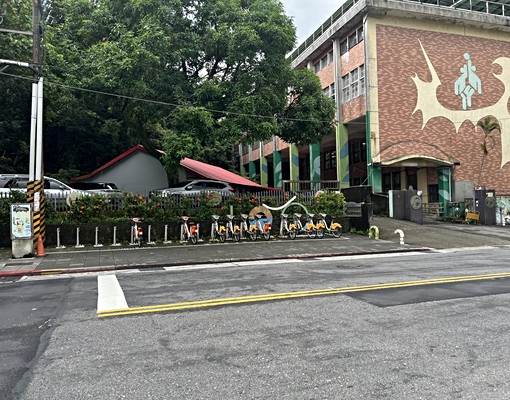 租~舊莊國小市面上最便宜兩房~中信羅姐 - Image 9