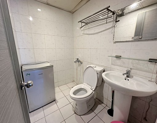 龜山工業區旁陽台套房(近民安郵局) - Image 4