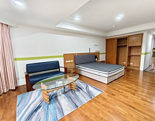 近十八尖山/假日花市/忠孝大润發/電梯大套房 - Image 2