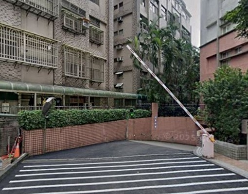 力霸南京二期B2平面大車位出租 - Image 4