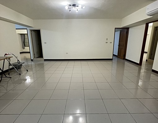 🏡西區大墩商圈|稀有大三房👍生活機能完善👍 - Image 1