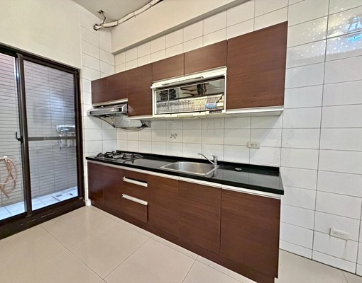 獨家專約🏅可租補/鳳山面河堤-鬧中取靜採光佳車庫透天 - Image 6