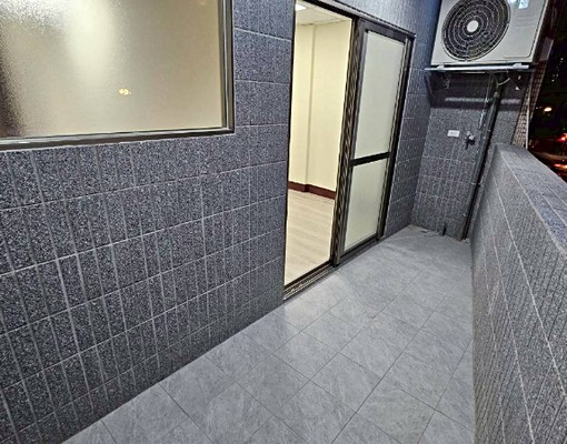 員山路可租補戶籍採光明亮大兩房/全新整理油漆地板 - Image 1