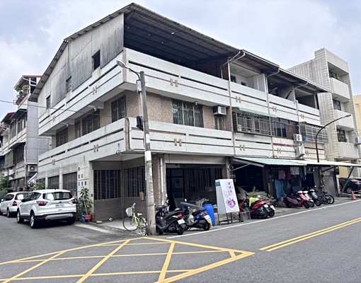 中興新村仁政街透天角間店住 - Image 1