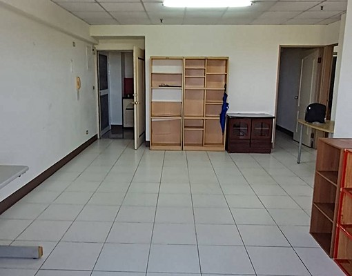 興達國小對面近興達港觀光漁市場 - Image 7