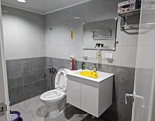 2。自由路|全新裝潢一房一廳|含水網管費|一卡皮箱入住 - Image 5