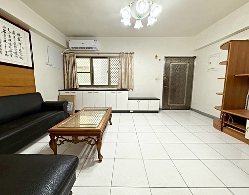 市政府三房有車位可租補（專） - Image 1