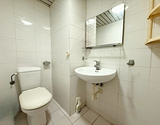 市政府三房有車位可租補(專) - Image 11