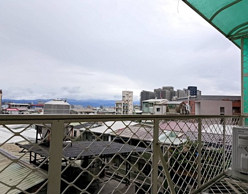 明志科大私人陽台風水上等明亮套房(可租補/近貴和捷運站) - Image 5