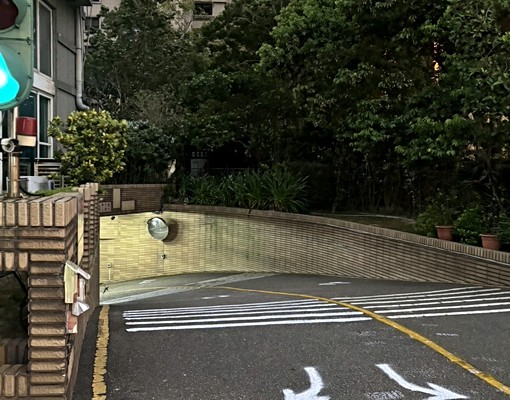 🍎仁愛公園羅浮社區🚗坡機車位👍 - Image 2