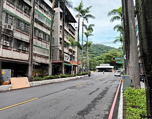 明志科大私人陽台風水上等明亮套房(可租補/近貴和捷運站) - Image 13