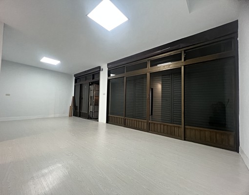 社宅/免費申請租屋補助/門口可停車/近萬坪公園 - Image 1