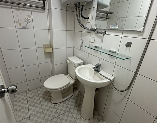 免仲介費✨近逢甲僑光✨可租補採光可貓套房含管 - Image 3