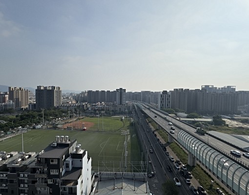 可租捕北屯中國醫附近平面車位家具街有一卡皮箱入住 - Image 1