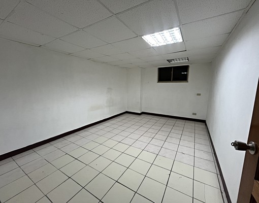 中原商圈★適合網拍倉庫個人工作室美甲美睫美業☆住辦合一 - Image 14