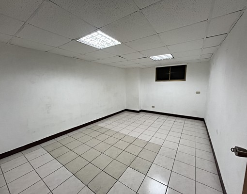 中原商圈★適合網拍倉庫個人工作室美甲美睫美業☆住辦合一 - Image 13