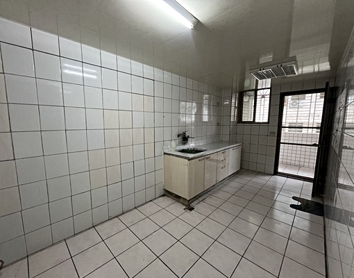 中原商圈★適合網拍倉庫個人工作室美甲美睫美業☆住辦合一 - Image 11