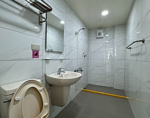 可租補三重國小捷運水水整層出租獨門獨戶 - Image 4