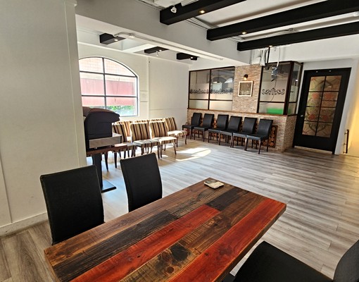 河堤社區~三角窗金店面1+2樓(租) - Image 4