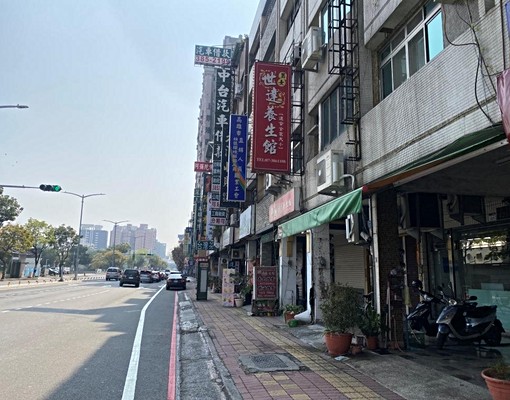 🌼租科工館民族國中輕軌正路騎樓透天店面🌼 - Image 2