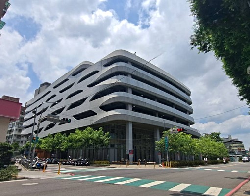 可以申請租補。仁愛國小。電梯4房車 - Image 3