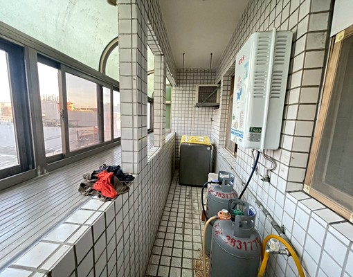 免仲可租補-近菓林國小，全新整理兩房 - Image 9