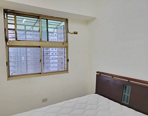 近三多國中.近監理所.近迴龍-電梯四房雙衛.含管理費 - Image 2