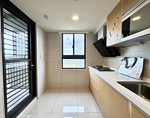 遠雄幸福成社區最便宜中高樓層無限視野超值三房平車出租 - Image 4