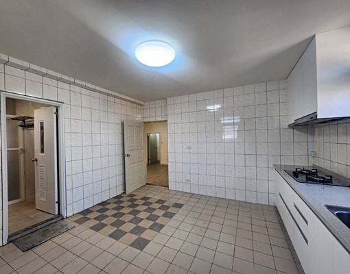 全新裝潢🌞格局方正,視野佳。 - Image 8