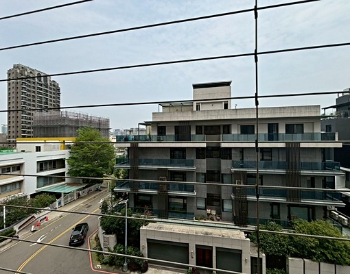 可乖貓乖狗🐶逢甲兩房平車！採光好🌟 - Image 5