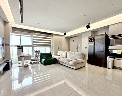 嶺東文山精科💖自住規格三面採光百萬精裝三房浴缸💖高樓視野 - Image 1