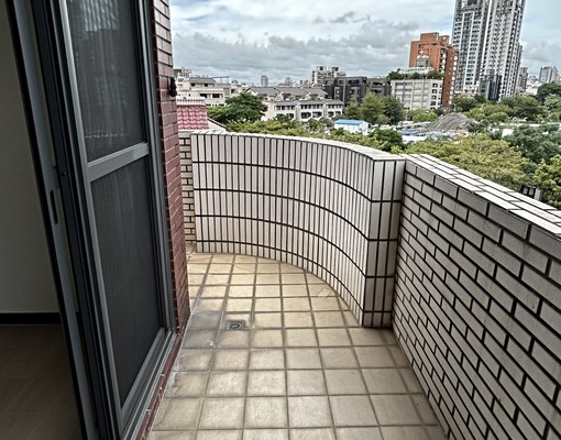 房東自租文心秀泰全新大套房全配.可租補 - Image 6