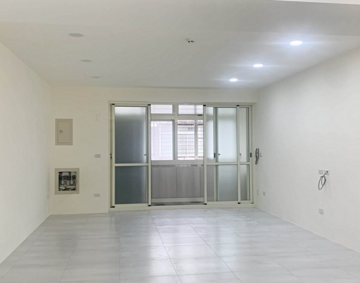 全新裝修公寓美屋，使用空間超大 - Image 1