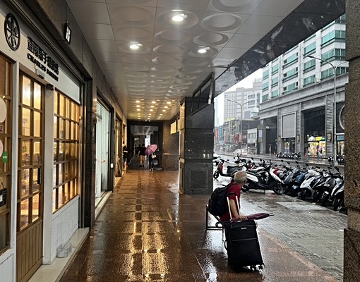 汐科車站旁邊-寰宇首席1樓店面『租屋買房永慶小鍾』 - Image 7