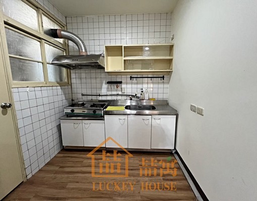 可租補新莊美三房採光佳家電家具齊全公寓 - Image 13