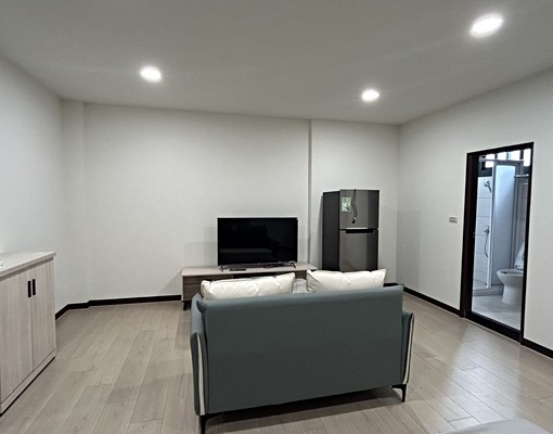 房東自租文心秀泰全新大套房全配.可租補 - Image 3