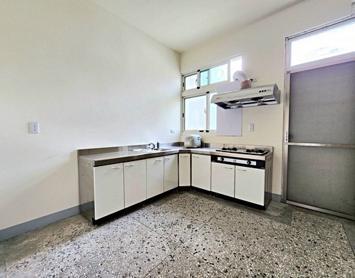 ♥東山商圈｜有店住可租補透天厝 - Image 6