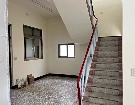 😍銅鑼火車站前門口車位1-3樓整新透天😍 - Image 3