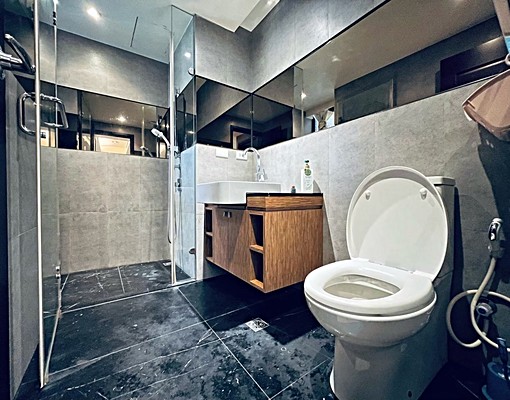 西屯捷運旁兩房兩衛平車 - Image 6