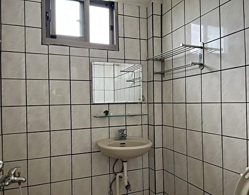 😍銅鑼火車站前門口車位1-3樓整新透天😍 - Image 11