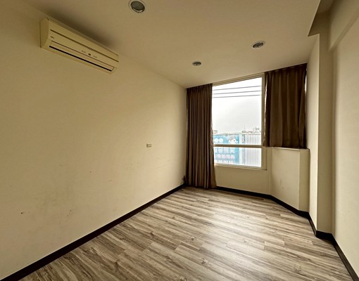 可租補|超讚近豐原車站太平洋百貨|水源路精華地段透天 - Image 8