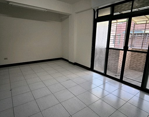 近興湳夜市電梯華廈兩房一廳一衛 - Image 1